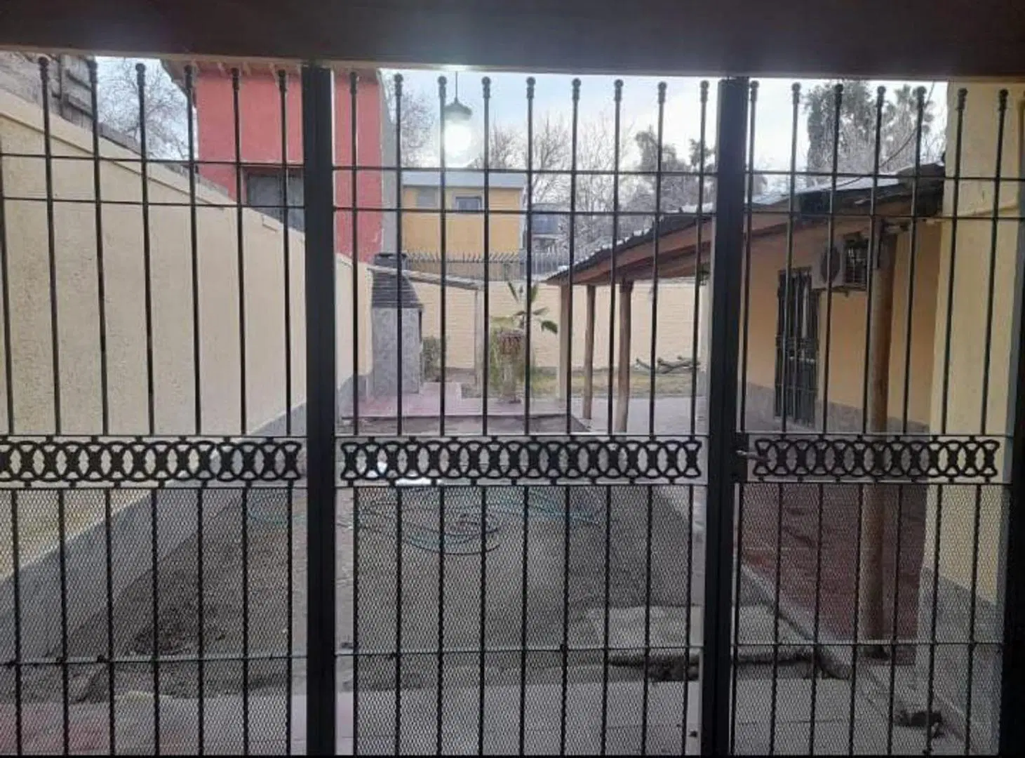 CASA EN ALQUILER LAS HERAS 3 DORM COCHERA PATIO 5