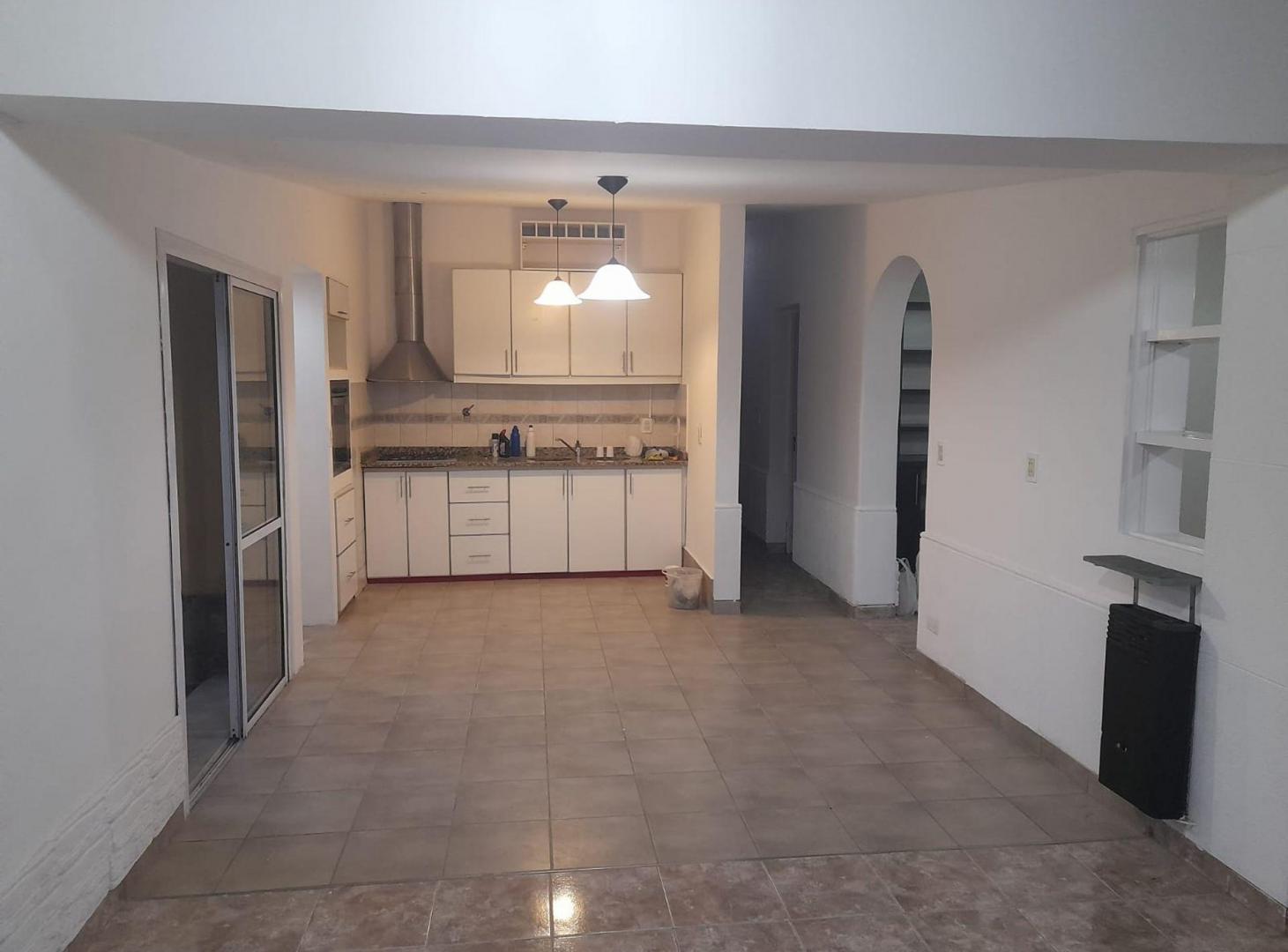 Foto de CASA EN ALQUILER LAS HERAS 3 DORM COCHERA PATIO, imagen 2