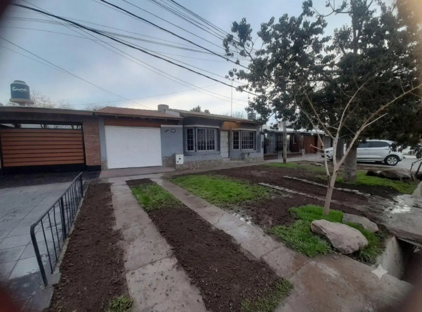 CASA EN ALQUILER LAS HERAS 3 DORM COCHERA PATIO 1