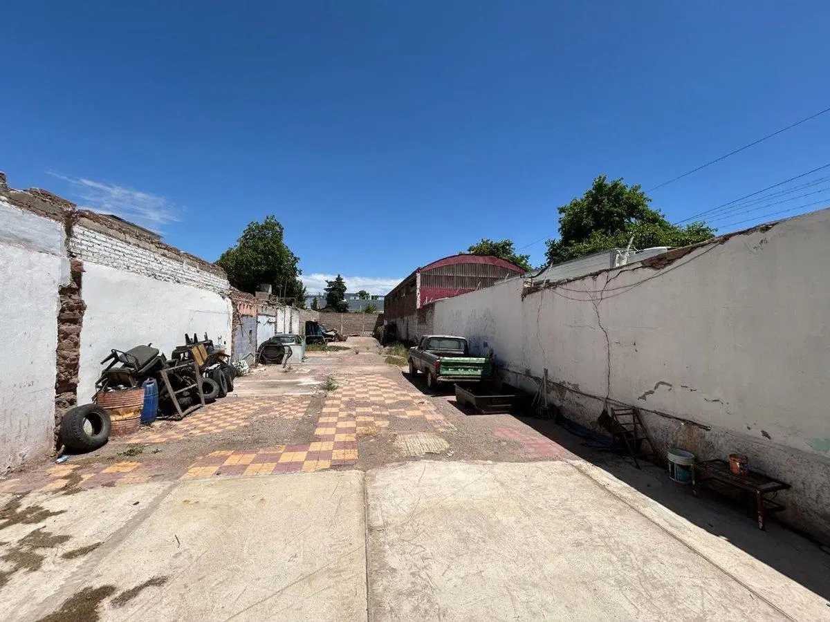 VENTA LOTE SOBRE GRAN AVENIDA MENDOZA 3