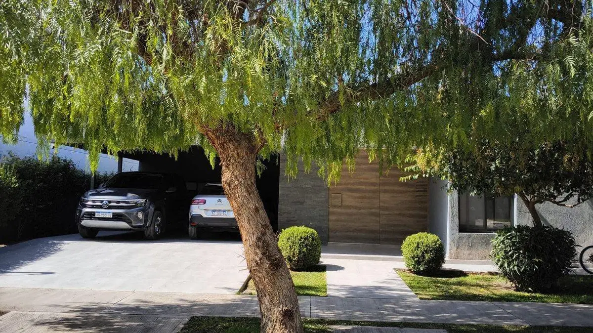 CASA EN VENTA BARRIO PRIVADO MAIPU 5