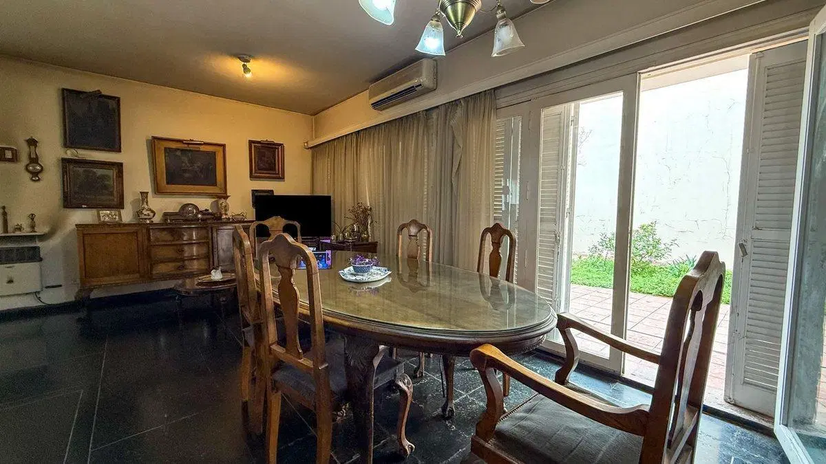 casa amplia 3 plantas en venta ciudad Mendoza 5
