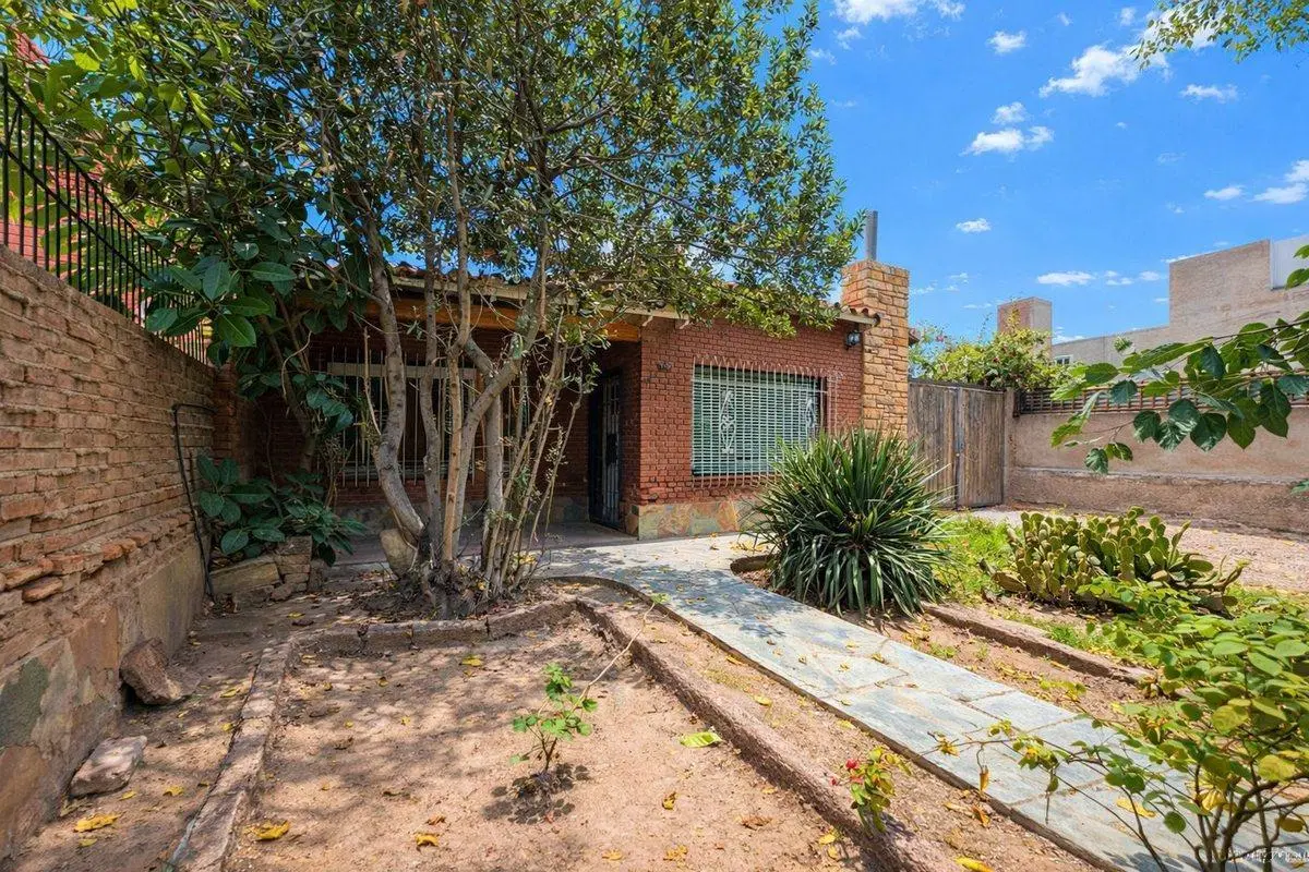 VENTA CASA A RECICLAR EN VILLA NUEVA 4
