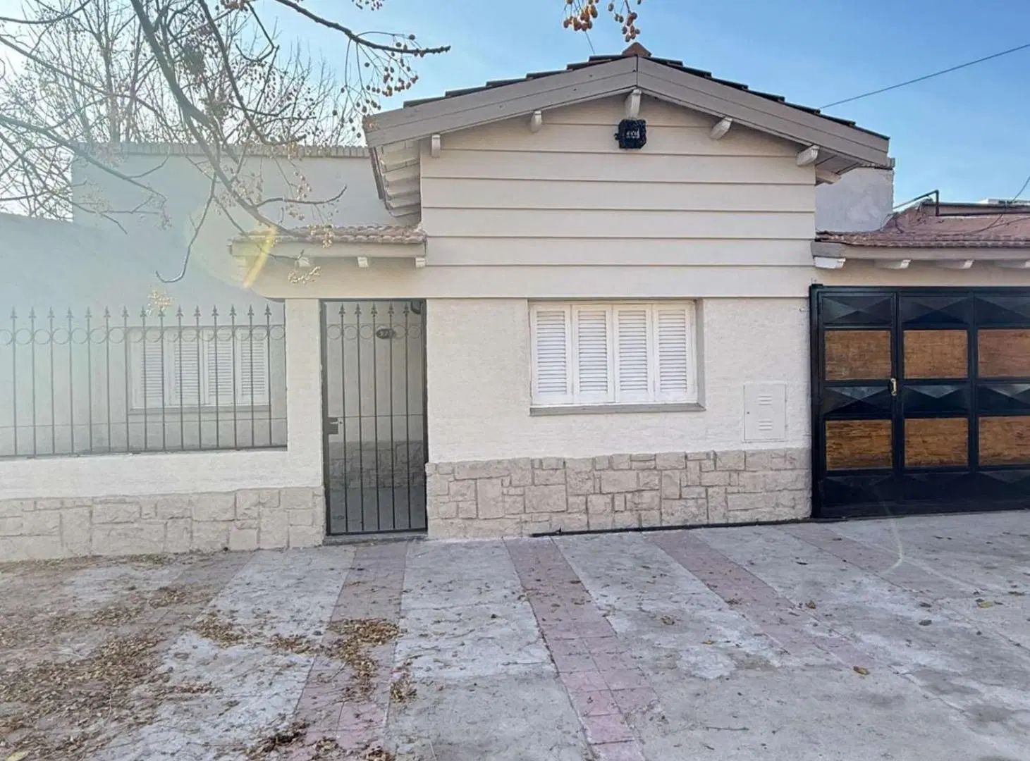 Casa en venta 3 dormitorios con piscina en Dorrego 1