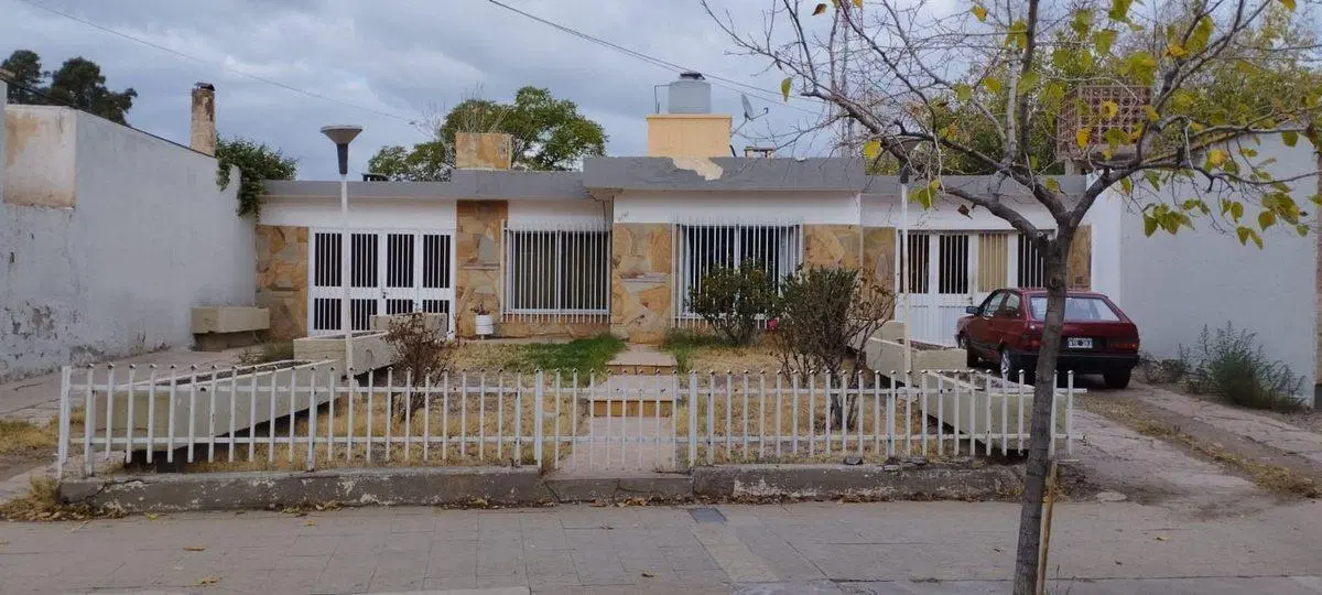 VENTA-CASA A RECICLAR EN GRAN TERRENO-DORREGO-MZA 8