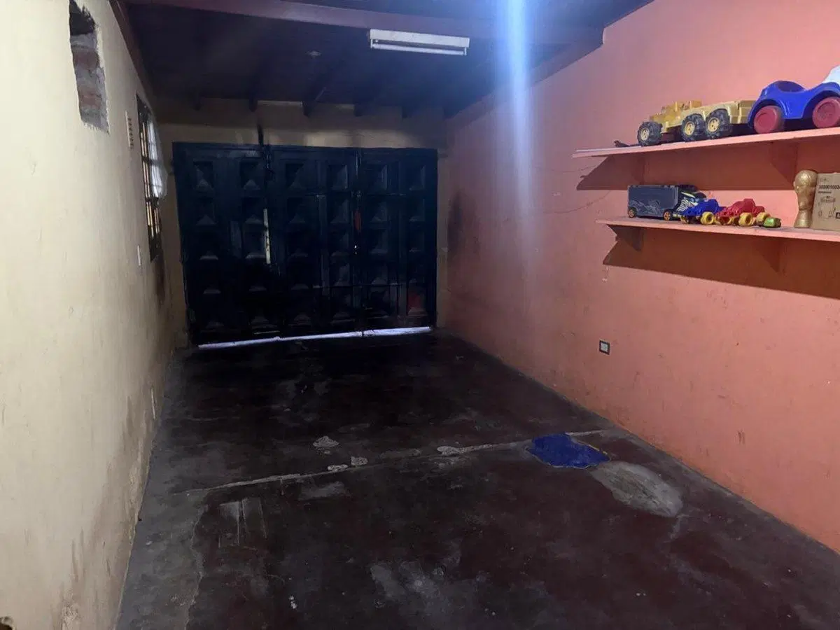 CASA TRES DORMITORIOS EN VENTA GLLEN JARDIN COCHER 4