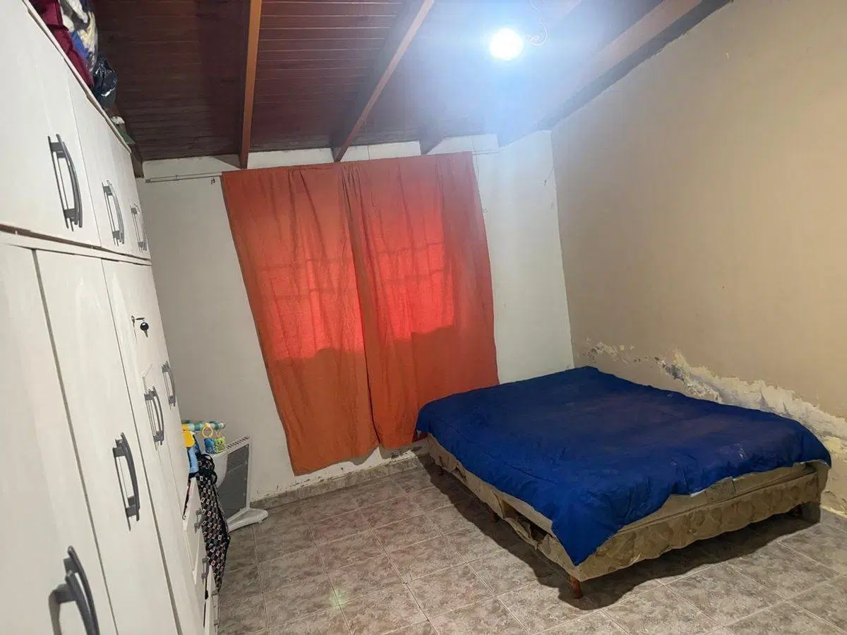 CASA TRES DORMITORIOS EN VENTA GLLEN JARDIN COCHER 5
