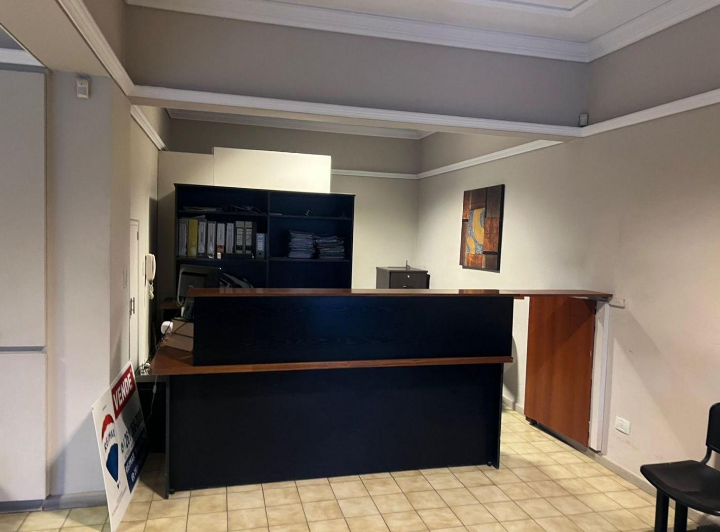 Foto de Venta oficina ciudad godoy cruz impecable, imagen 2