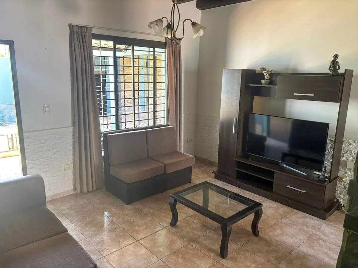Casa de 4 habitaciones en Venta en Guaymallén 3