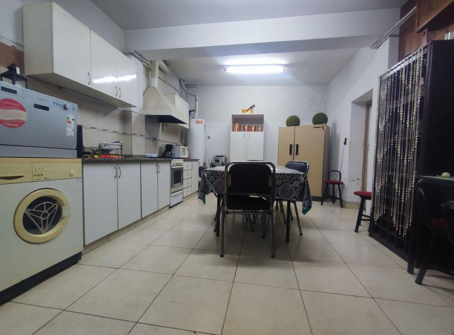 Foto de VENTA CASA ESQUINA 2 PLANTAS Y 4DORMITORIOS, imagen 5