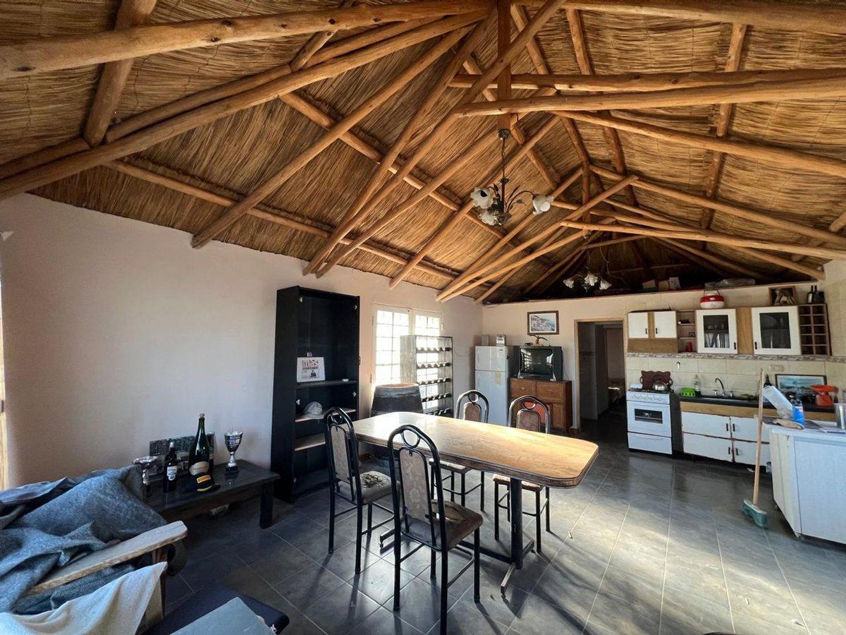 Foto de VENTA CASA CON PILETA SEMI PRIVADO VISTALBA MDZ, imagen 1