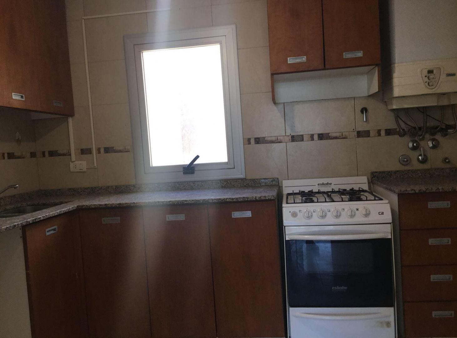 Foto de VENTA DPTO 2 DORMITORIOS Y COCHERA QUINTA SECCION, imagen 3