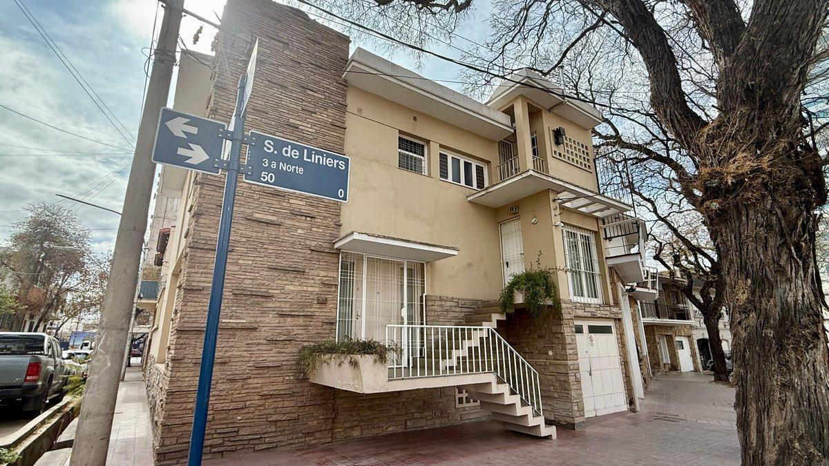 Foto de casa amplia 3 plantas en venta ciudad Mendoza, imagen 2