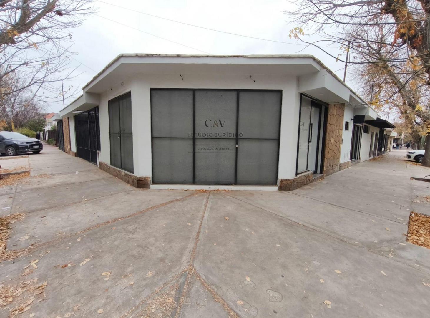 Foto de VENTA ESQUINA LOCALES COMERCIALES - LUJAN, imagen 3