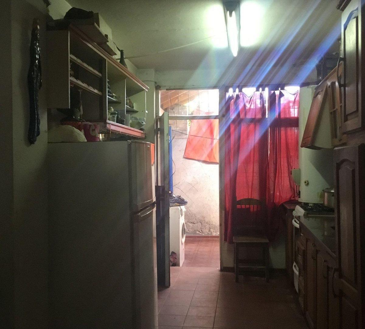 Foto de VENTA CASA CON GALPON EN GODOY CRUZ, imagen 2