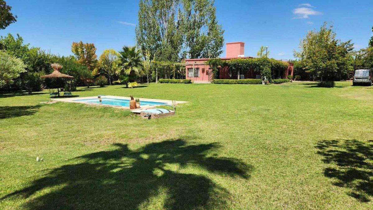 Foto de Venta Bella Casa con Gran Parque en Lunlunta Maipú, imagen 1