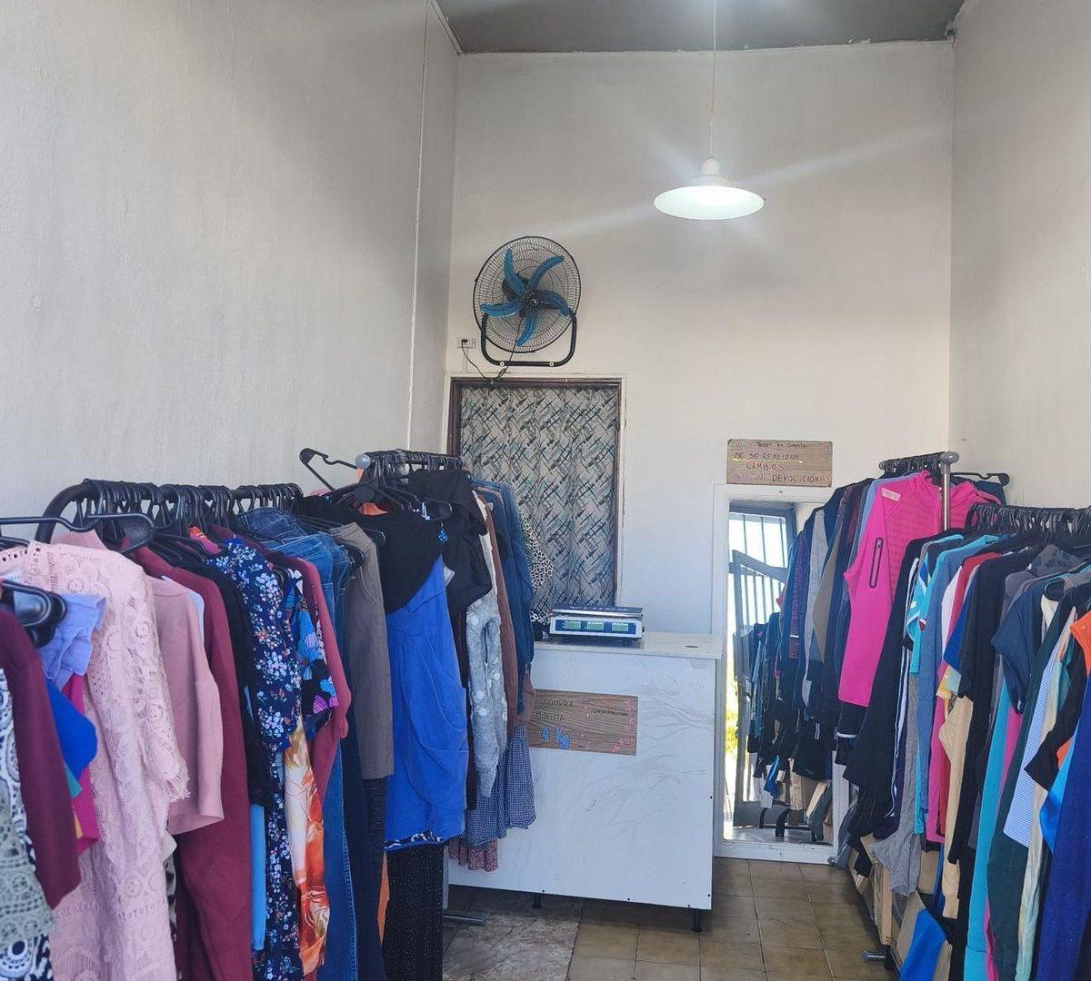 Foto de Venta Locales Comerciales céntricos en La Consulta, imagen 2