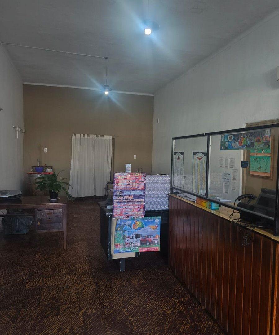 Foto de Venta Locales Comerciales céntricos en La Consulta, imagen 3