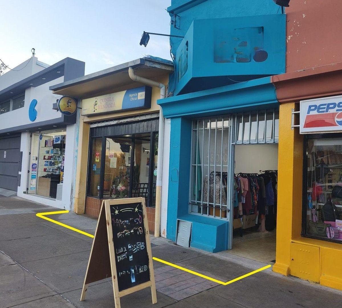 Foto de Venta Locales Comerciales céntricos en La Consulta, imagen 4