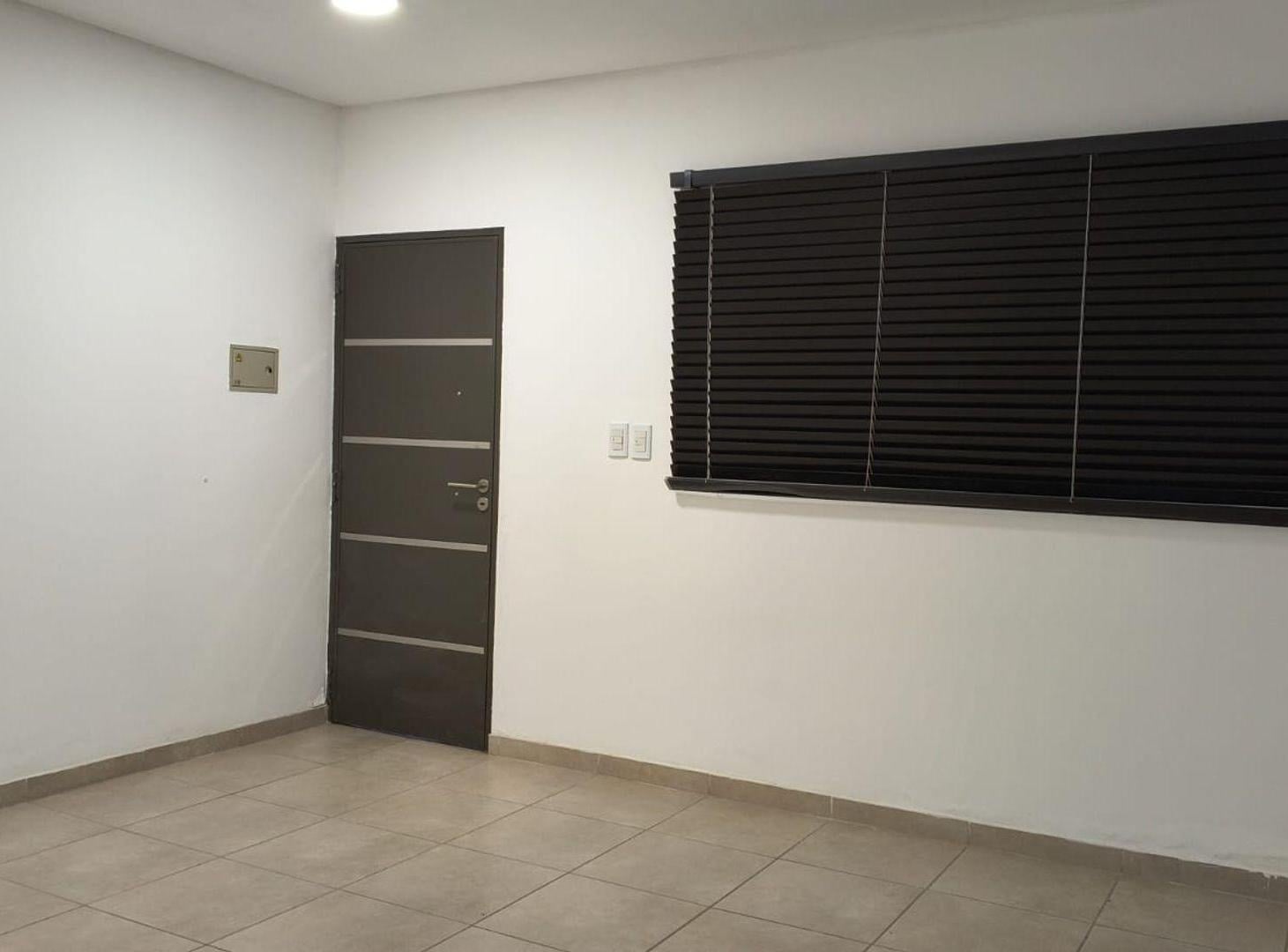 Foto de Venta Oficina Planta Baja Calle Tucumán Godoy Cruz, imagen 3