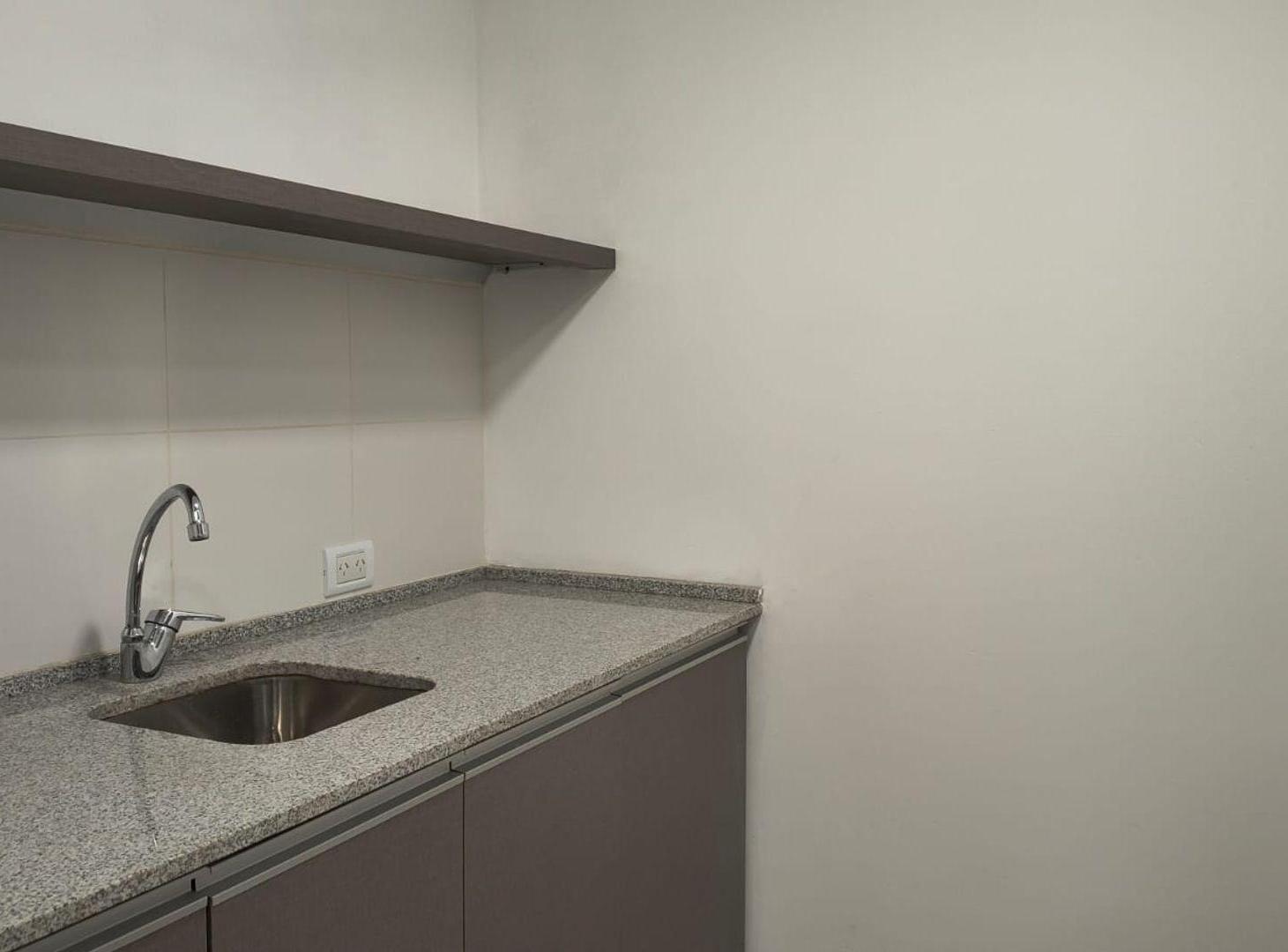 Foto de Venta Oficina Planta Baja Calle Tucumán Godoy Cruz, imagen 2