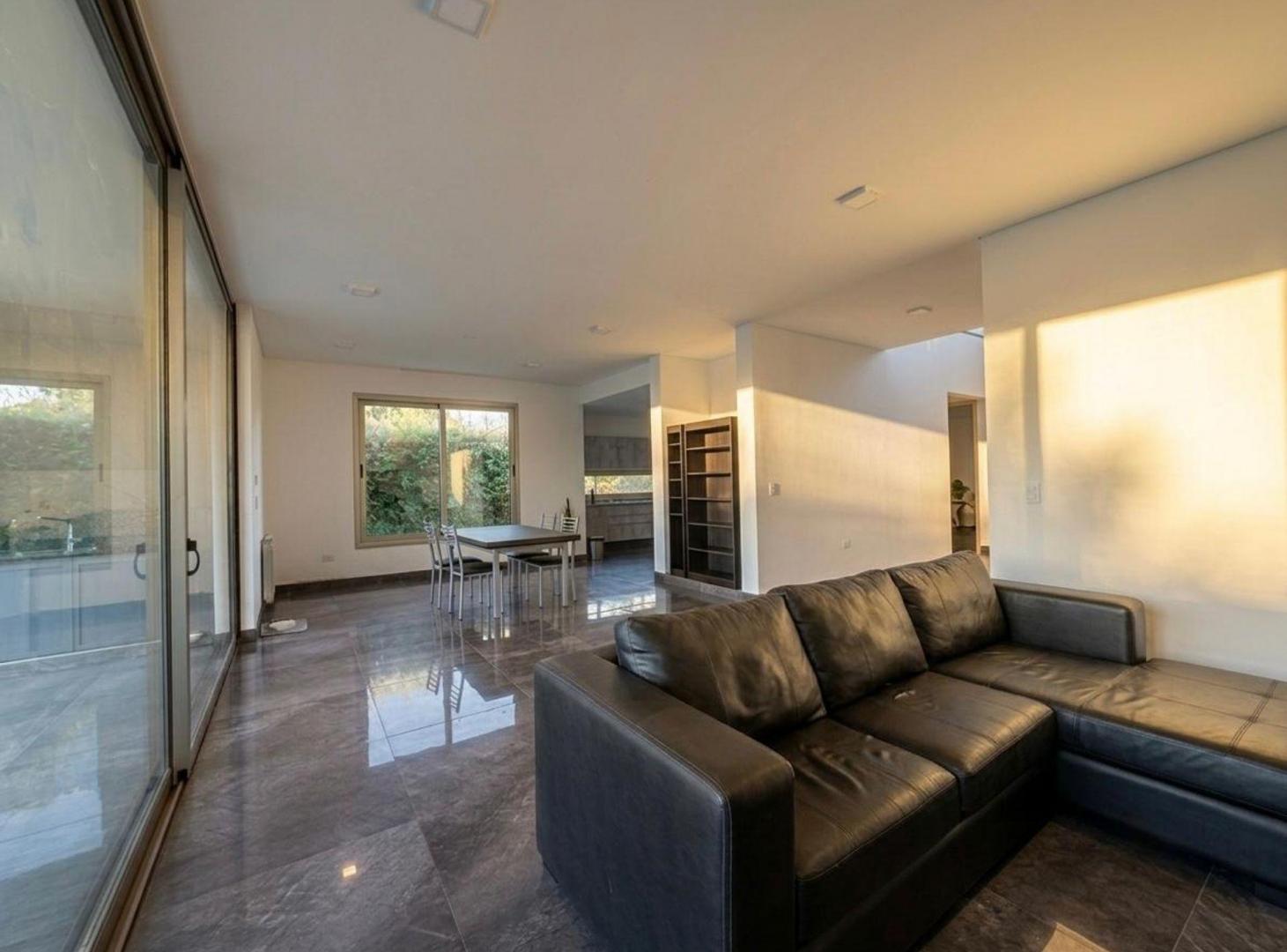 Foto de Venta casa B° Privado La Barraca Guaymallén, imagen 4