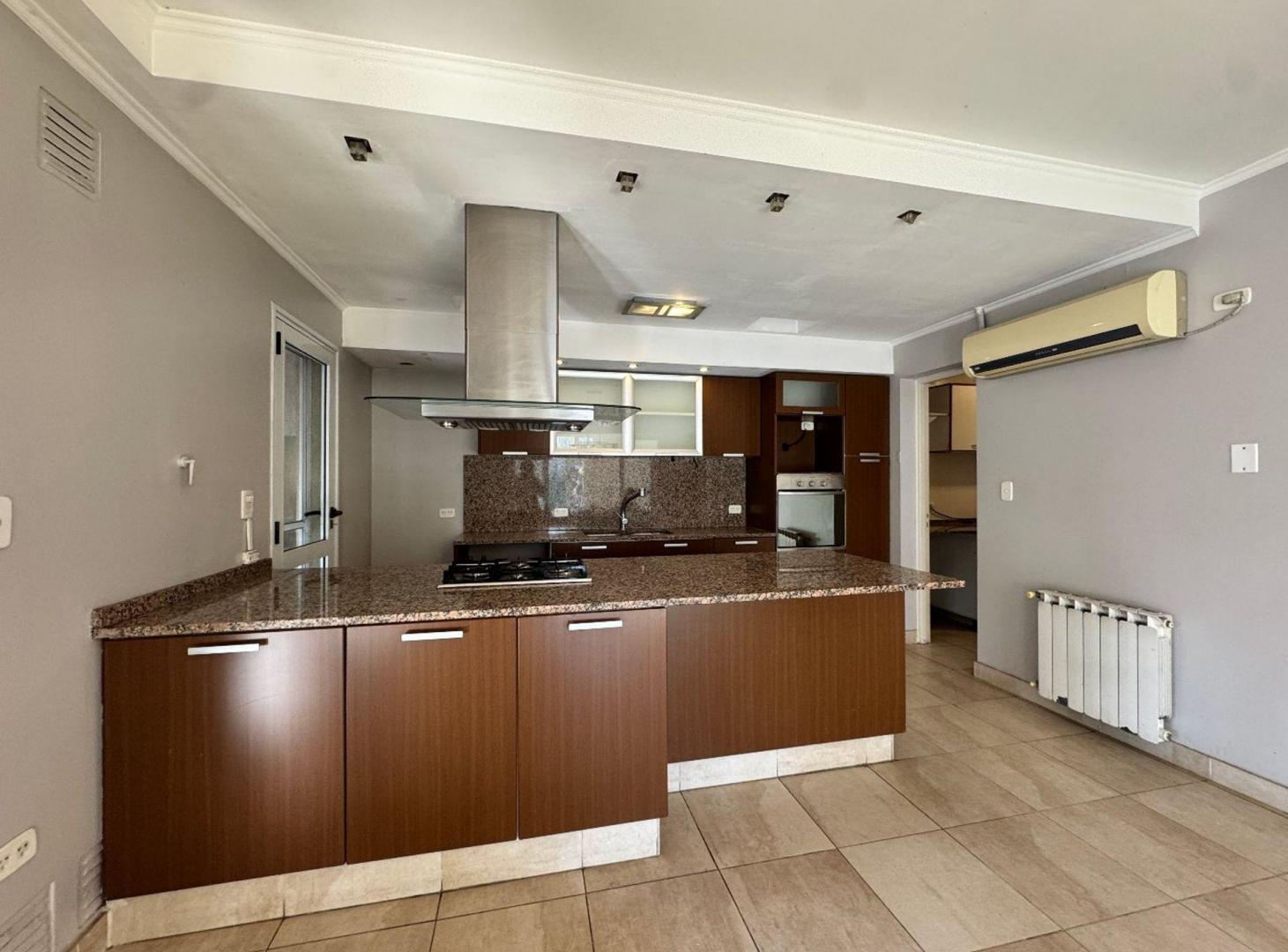 Foto de CASA EN VENTA BARRIO DEL PILAR GUAYMALLEN MENDOZA, imagen 2