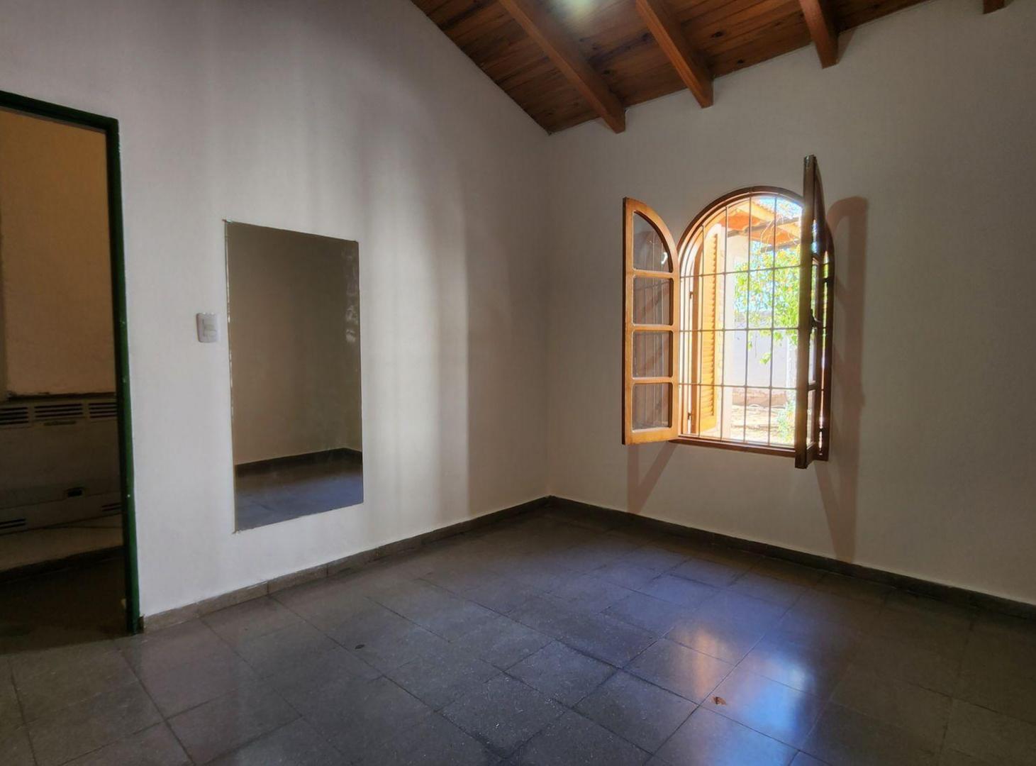 Foto de Alquiler Linda Casa en Barrio Soberania, imagen 4
