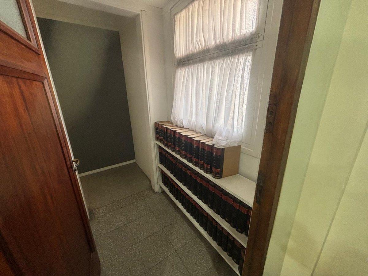 Foto de Venta oficina cuarto piso galería Bamac Mendoza, imagen 4