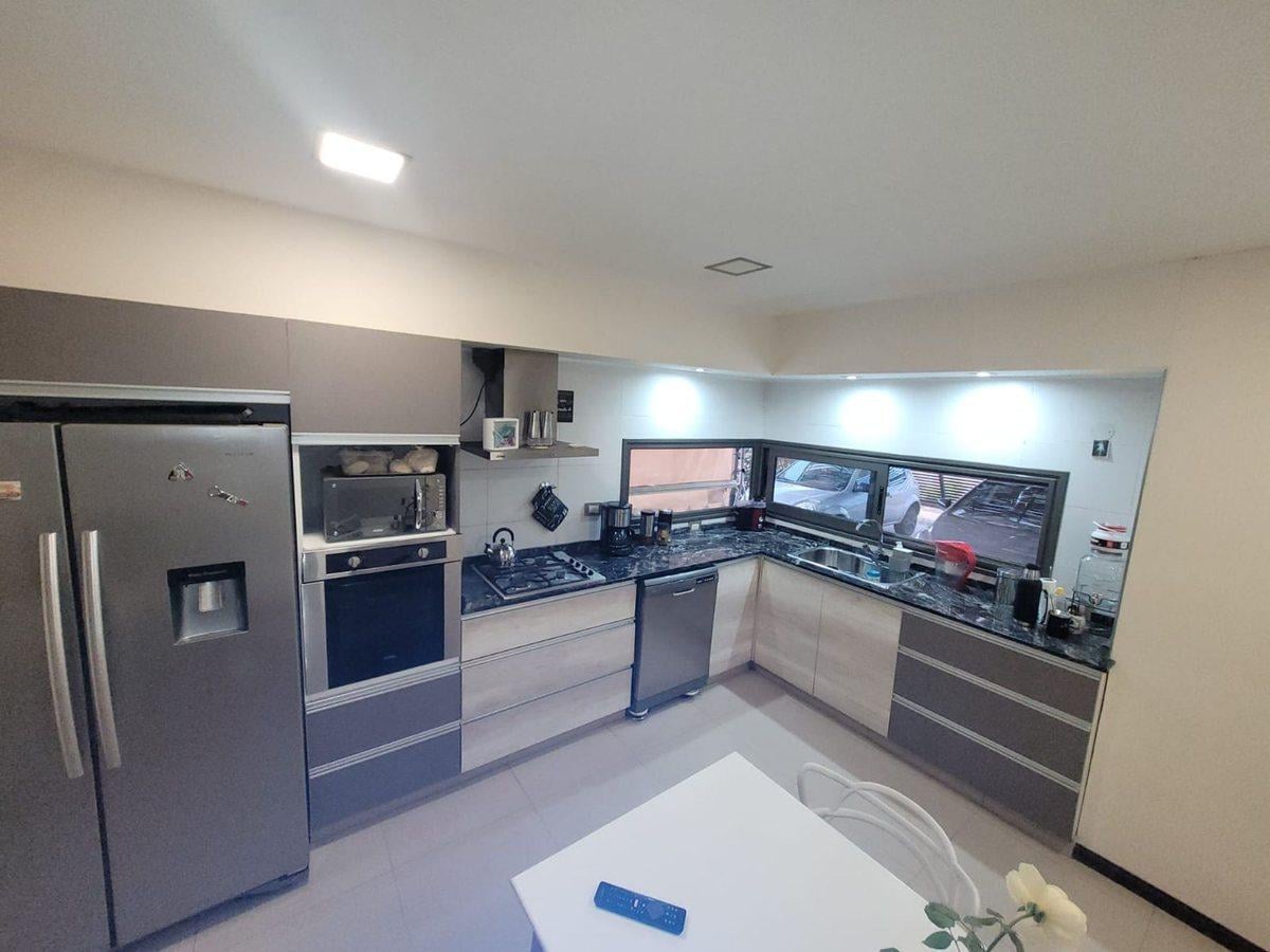 Foto de CASA 3 DORMITORIO JARDÍN Y PILETA LUJÁN B° PRIVADO, imagen 2