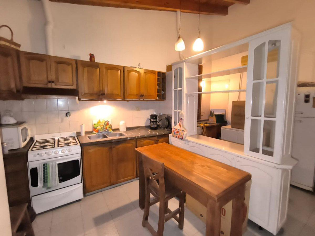 Foto de VENTA CASA ESQUINA, 2 DORMITORIOS, PATIO. GLLEN, imagen 3