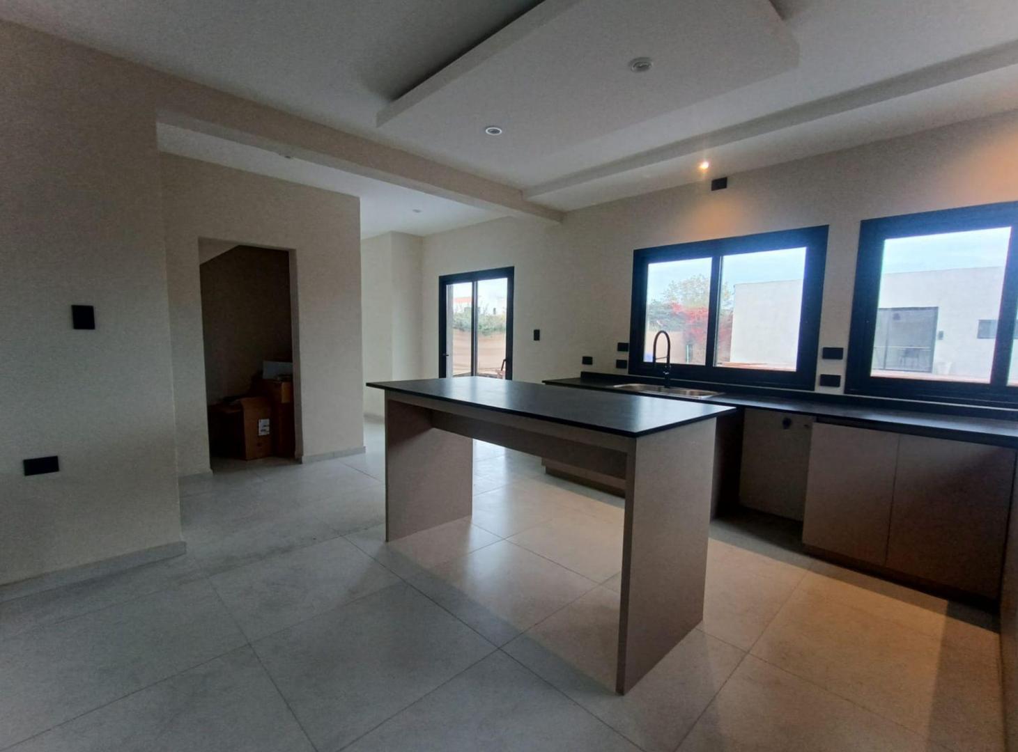 Foto de CASA EN VENTA EN BARRIO PRIVADO LUJAN DE CUYO, imagen 5