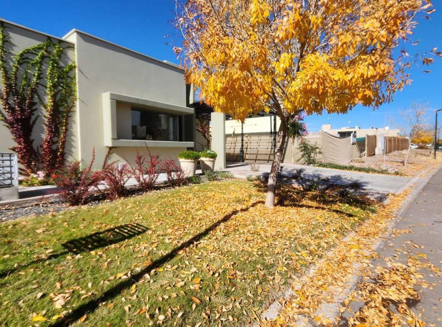 Foto de Venta Hermosa Casa en Lomas de Russell, imagen 1