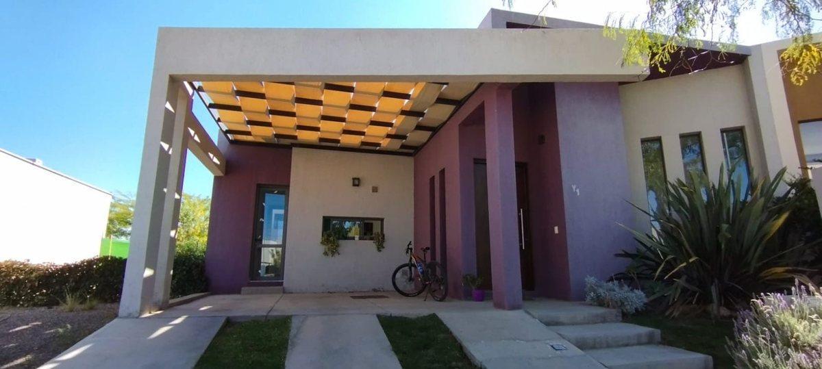 Foto de VENTA-CASA-RINCON DE DRUMOND-LUJAN-MENDOZA, imagen 1