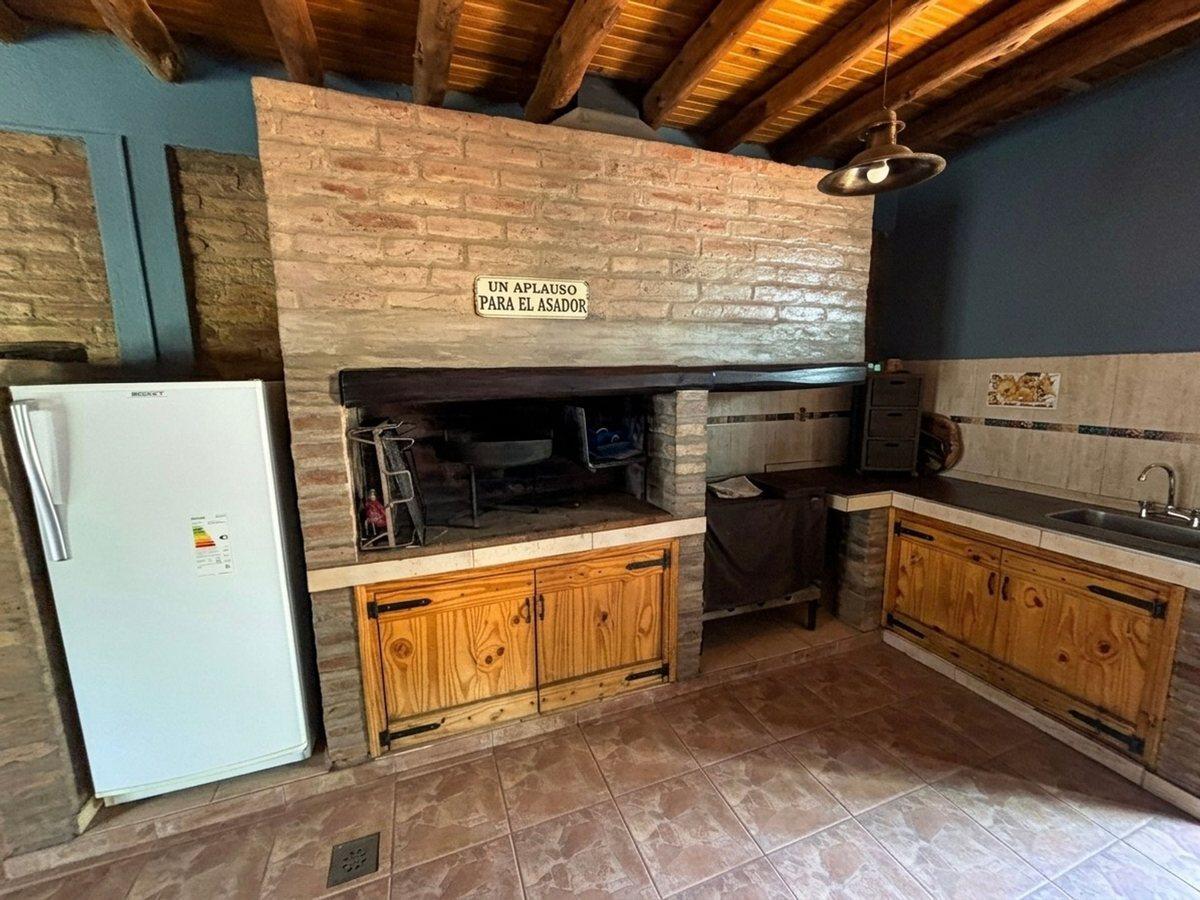 Foto de Casa de 4 habitaciones en Venta en Guaymallén, imagen 3