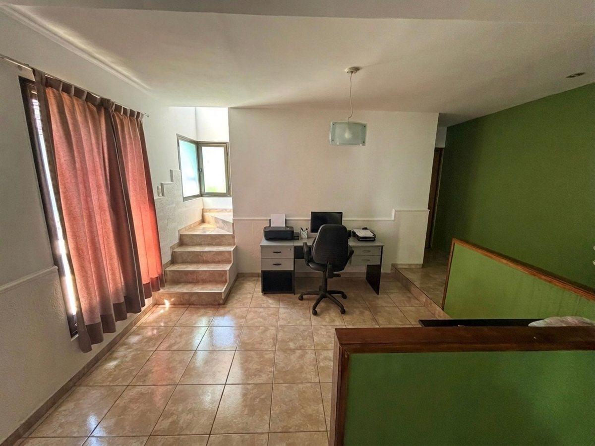 Foto de Casa de 4 habitaciones en Venta en Guaymallén, imagen 1