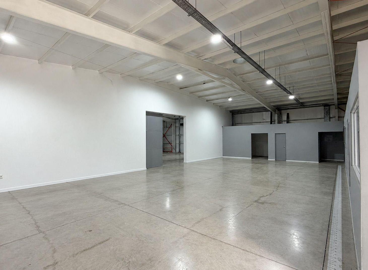 Foto de Venta Galpon/deposito con Oficinas, imagen 4