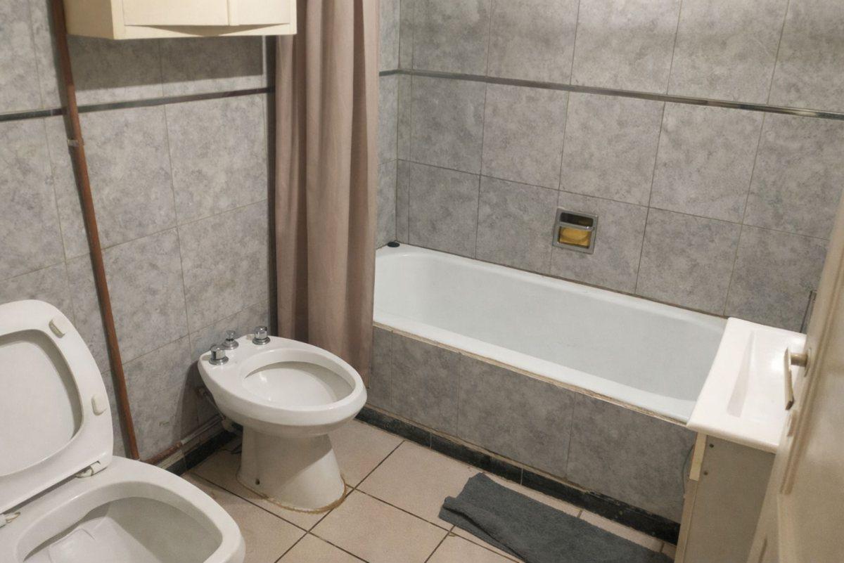 Foto de Venta Casa con galpon para inversion Dorrego Gllen, imagen 5