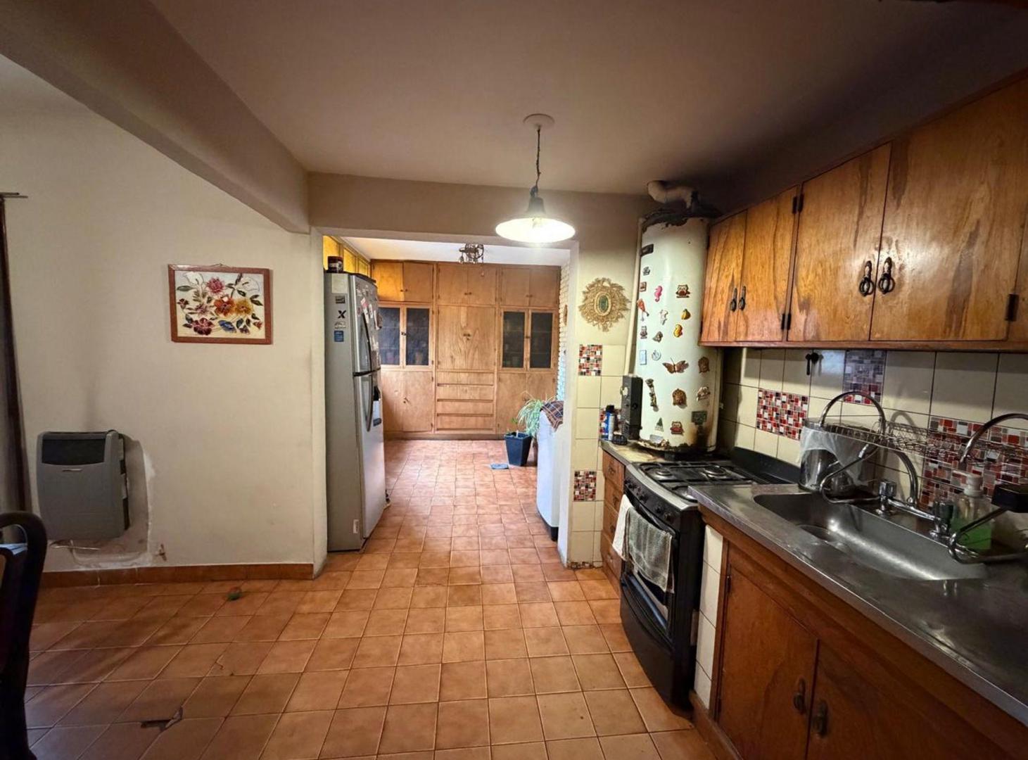 Foto de DUPLEX VENTA B CEC 4 DORMITORIOS GODOY CRUZ, imagen 1