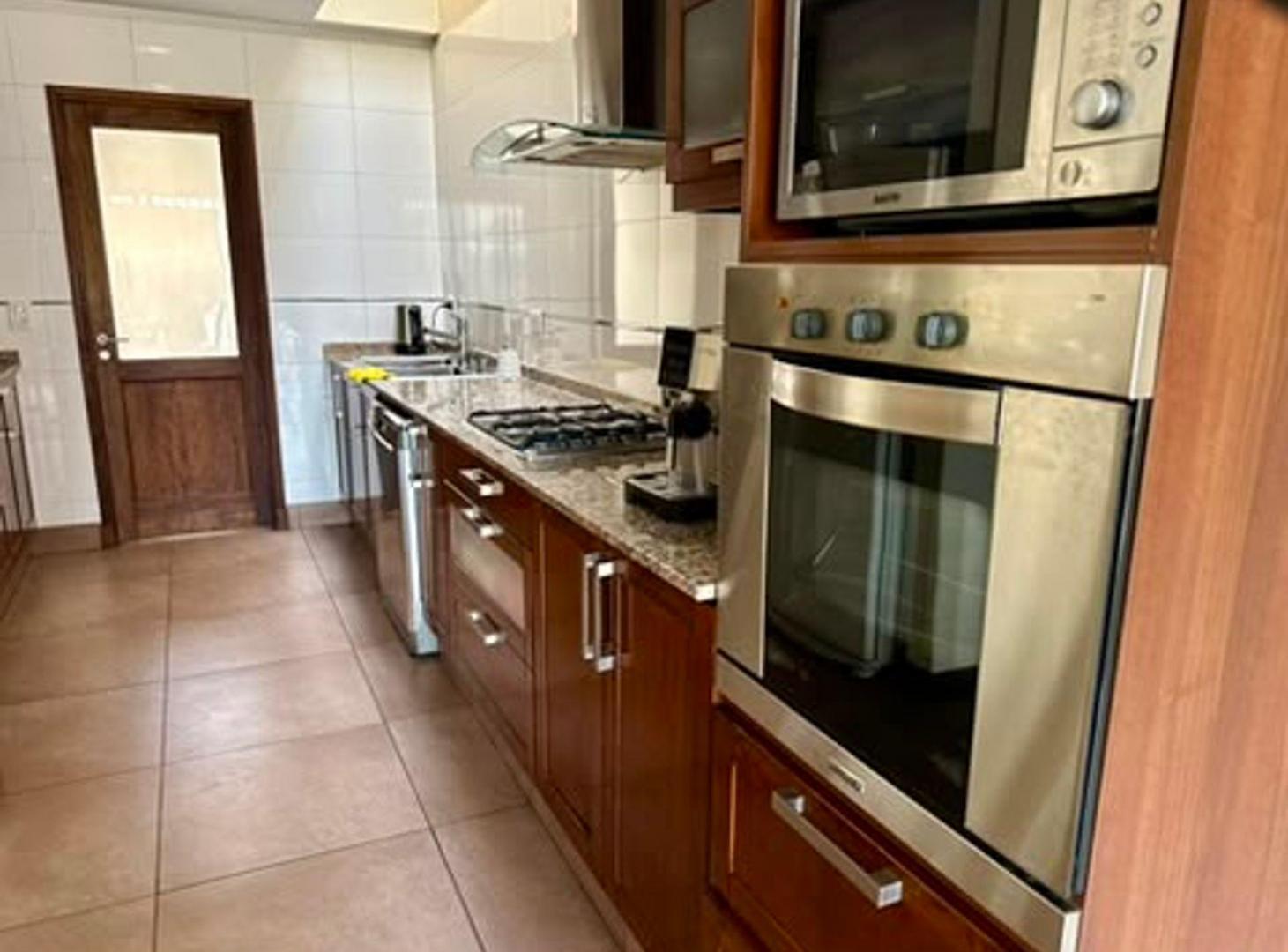 Foto de VENTA CASA ZONA PUENTE OLIVE 3 DORMITORIOS, imagen 5