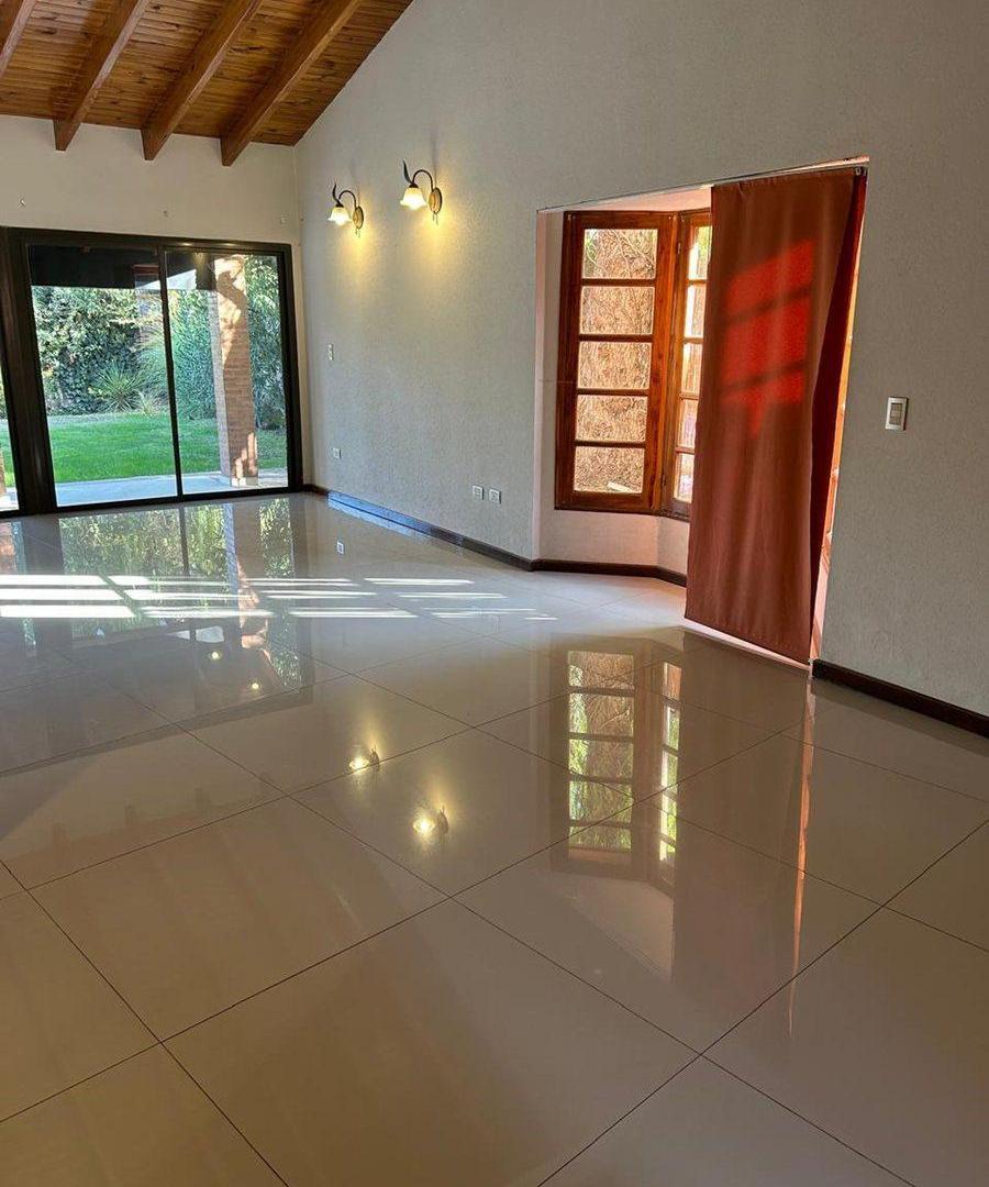 Foto de VENTA CASA BARRIO PRIVADO CHACRAS DE CORIA MENDOZA, imagen 2