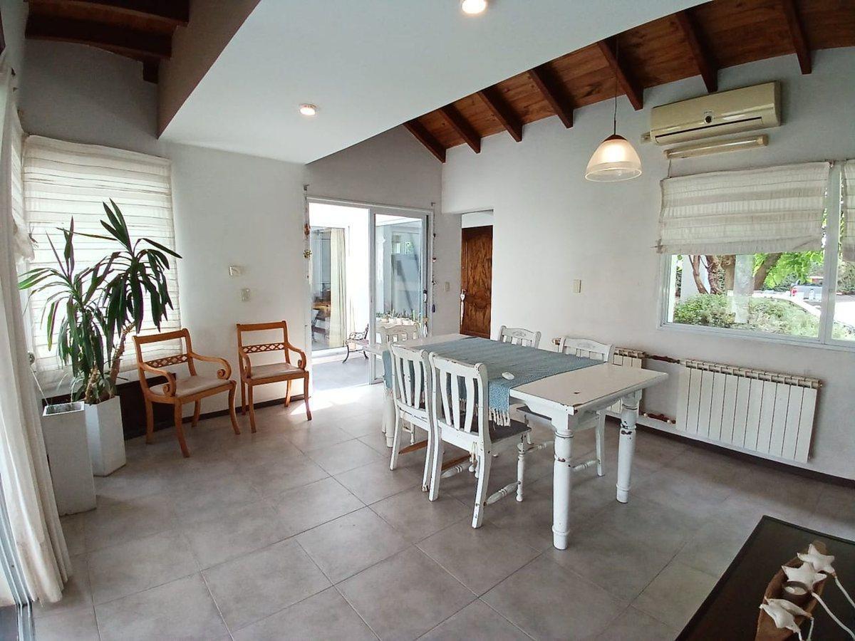 Foto de VENTA CASA 4 DORMITORIOS CHACRAS DE CORIA, imagen 3