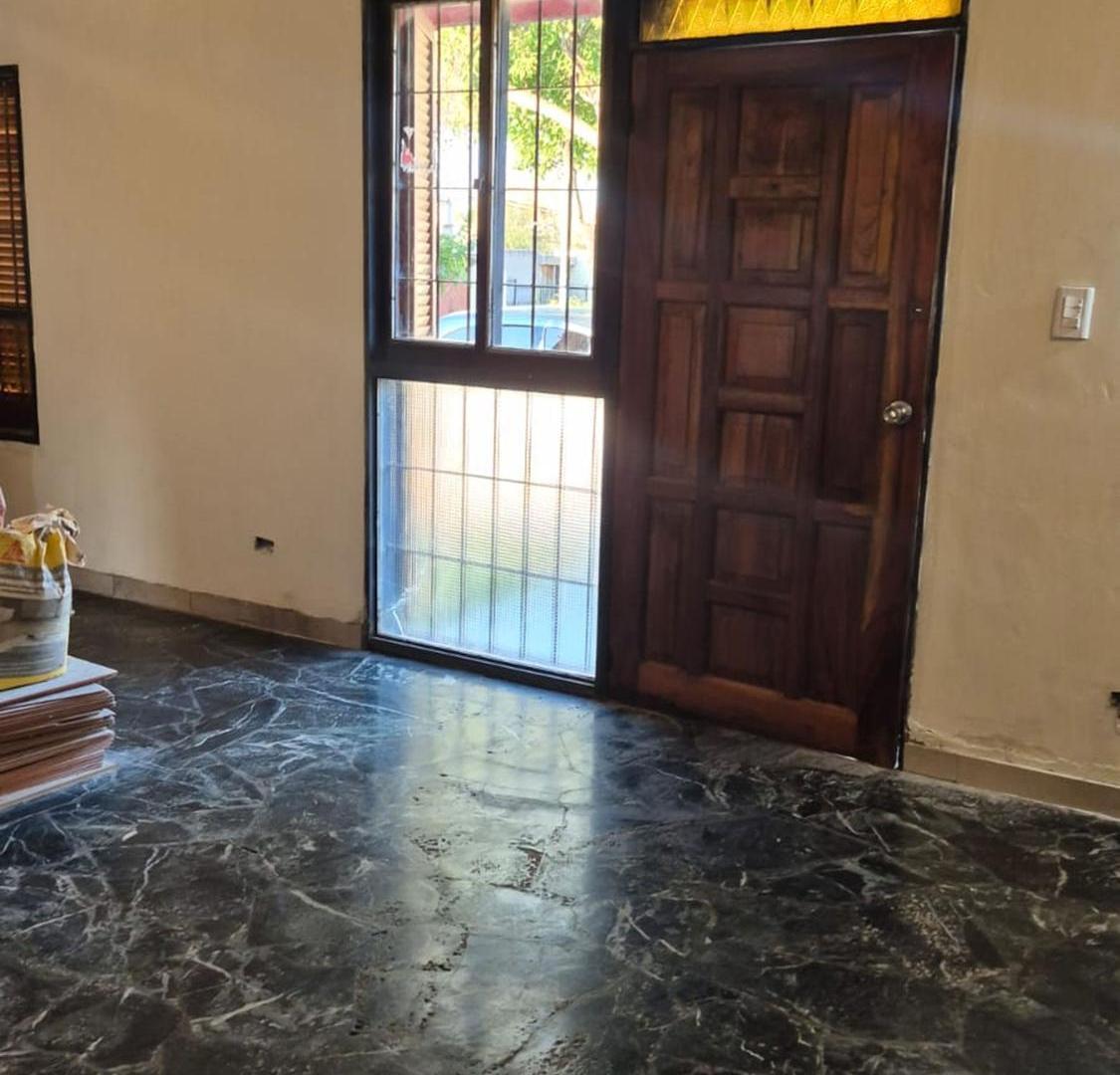 Foto de Casa esquina en venta barrio trapiche Godoy Cruz, imagen 1