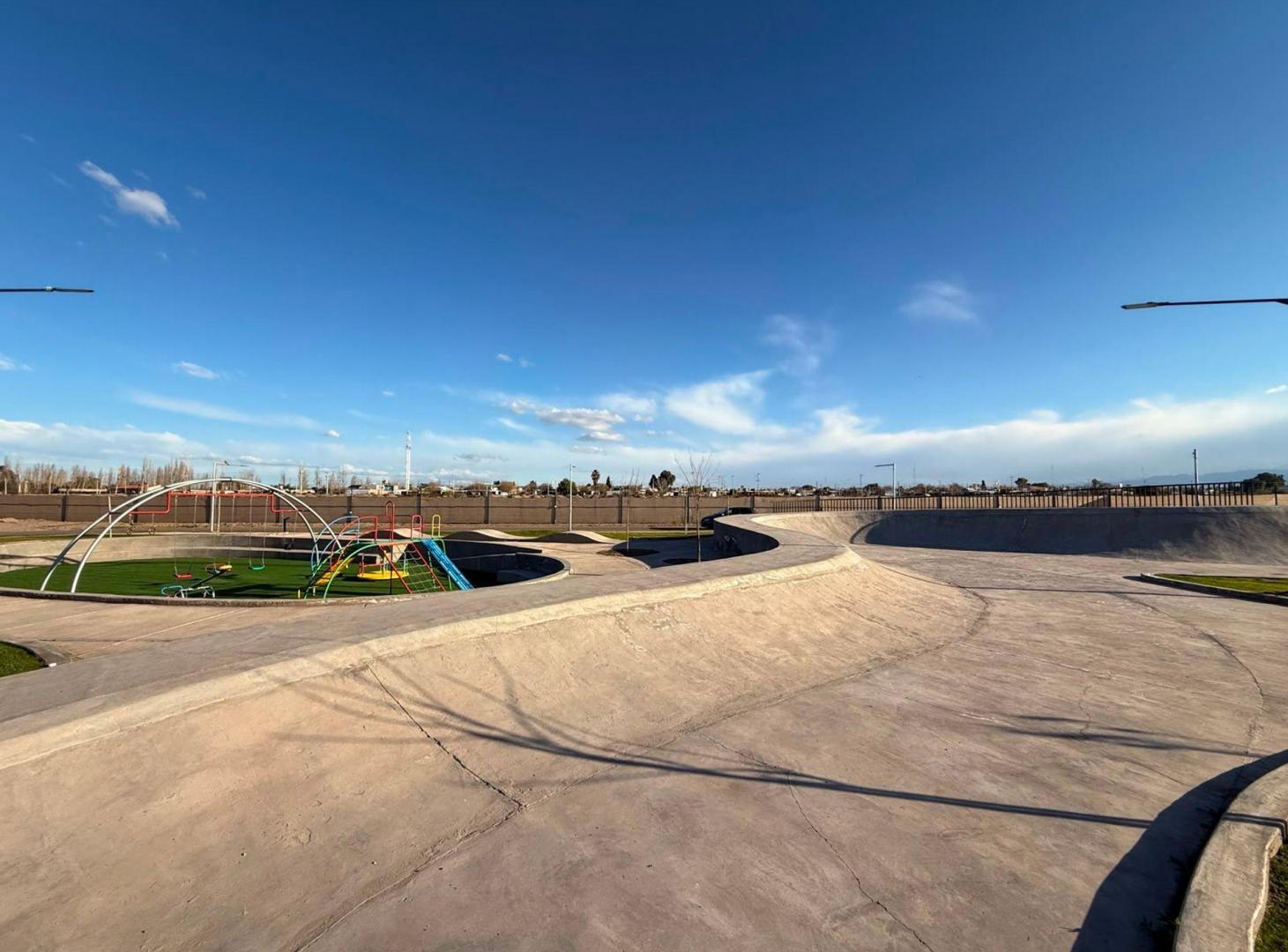 Foto de LOTE EN VENTA BARRIO LOMAS DEL TORREON MAIPU, imagen 3