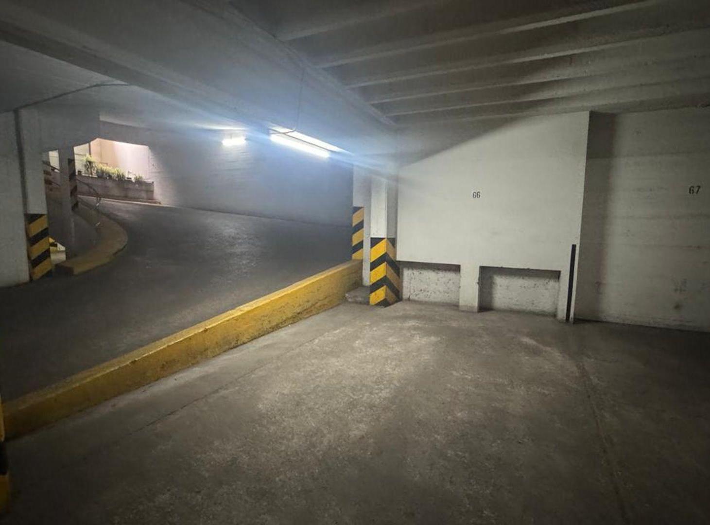 Foto de VENDE COCHERA SOBRE PATRICIAS MENDOCINAS, imagen 3