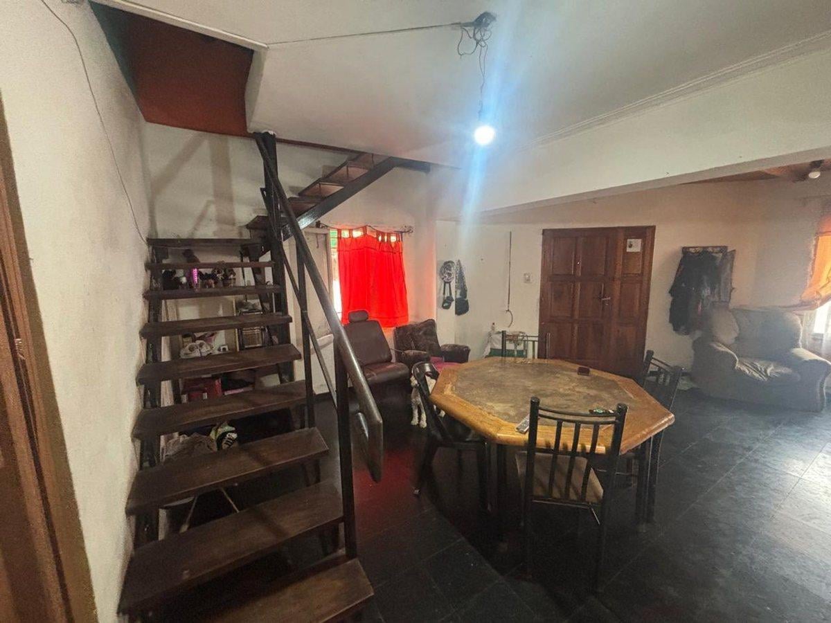 Foto de Venta casa esquina 2 plantas a reciclar Las Heras., imagen 2