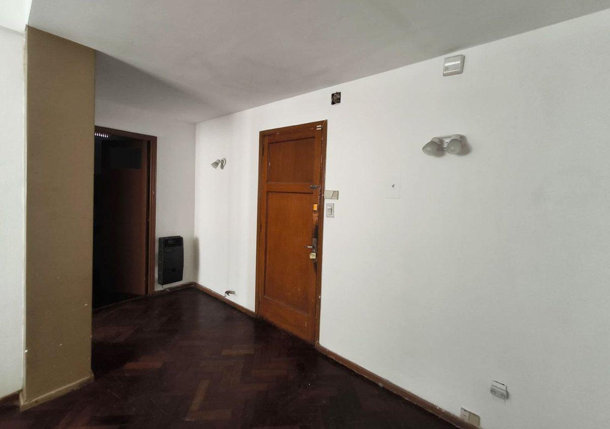 Foto de VENTA OFICINA o DEPTO MICROCENTRO CIUDAD MENDOZA, imagen 1