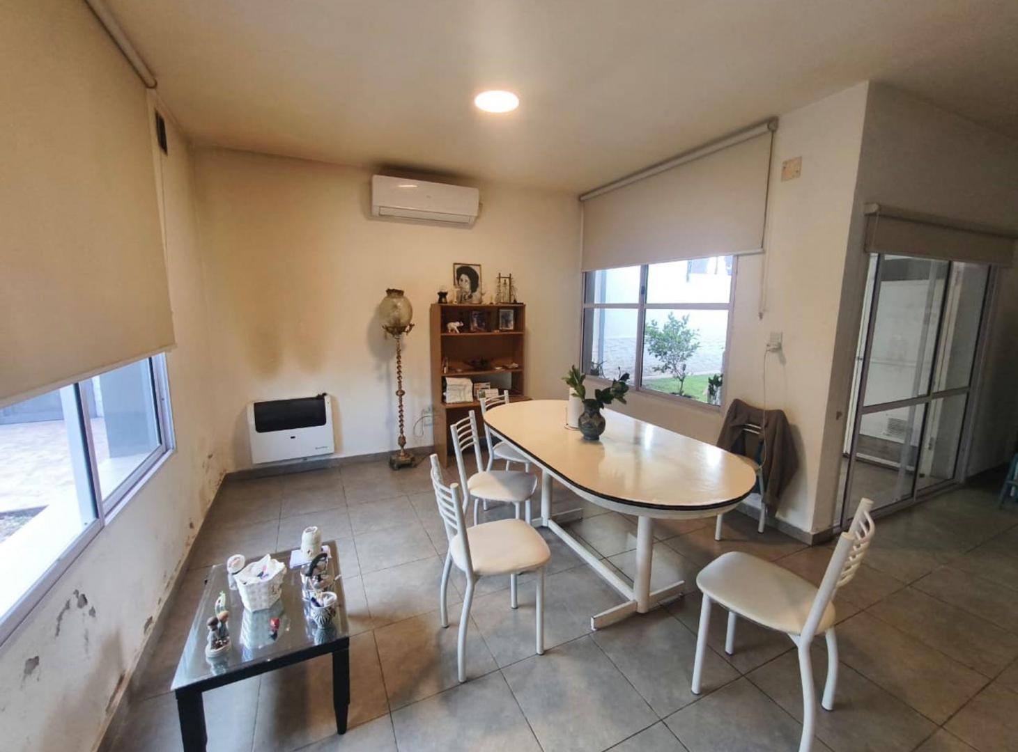Foto de Casa En Venta 2 Dormitorios Callejon Privado Maipu, imagen 2