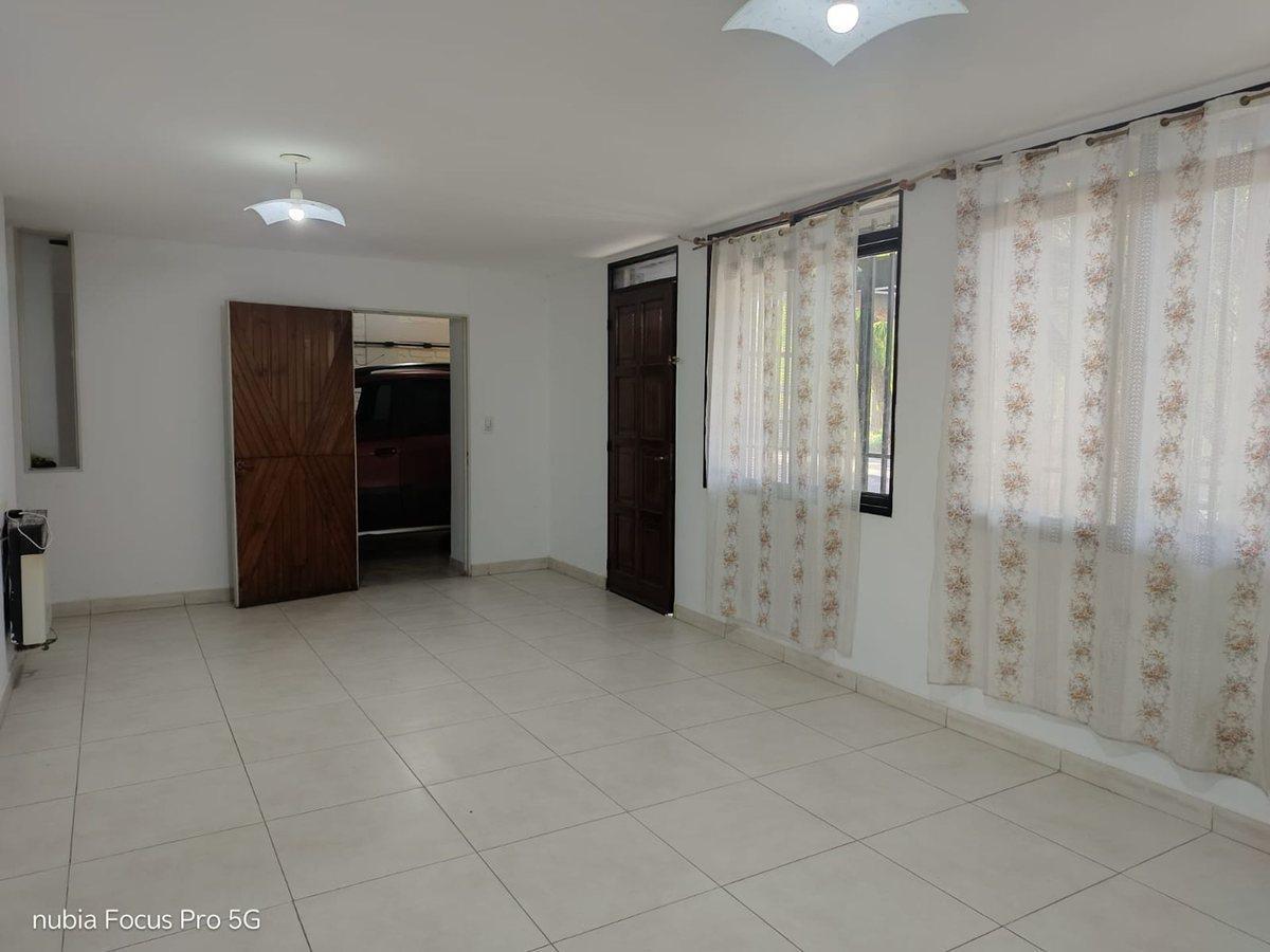 Foto de CASA Y DEPARTAMENTO A LA VENTA EN LAS HERAS, imagen 3