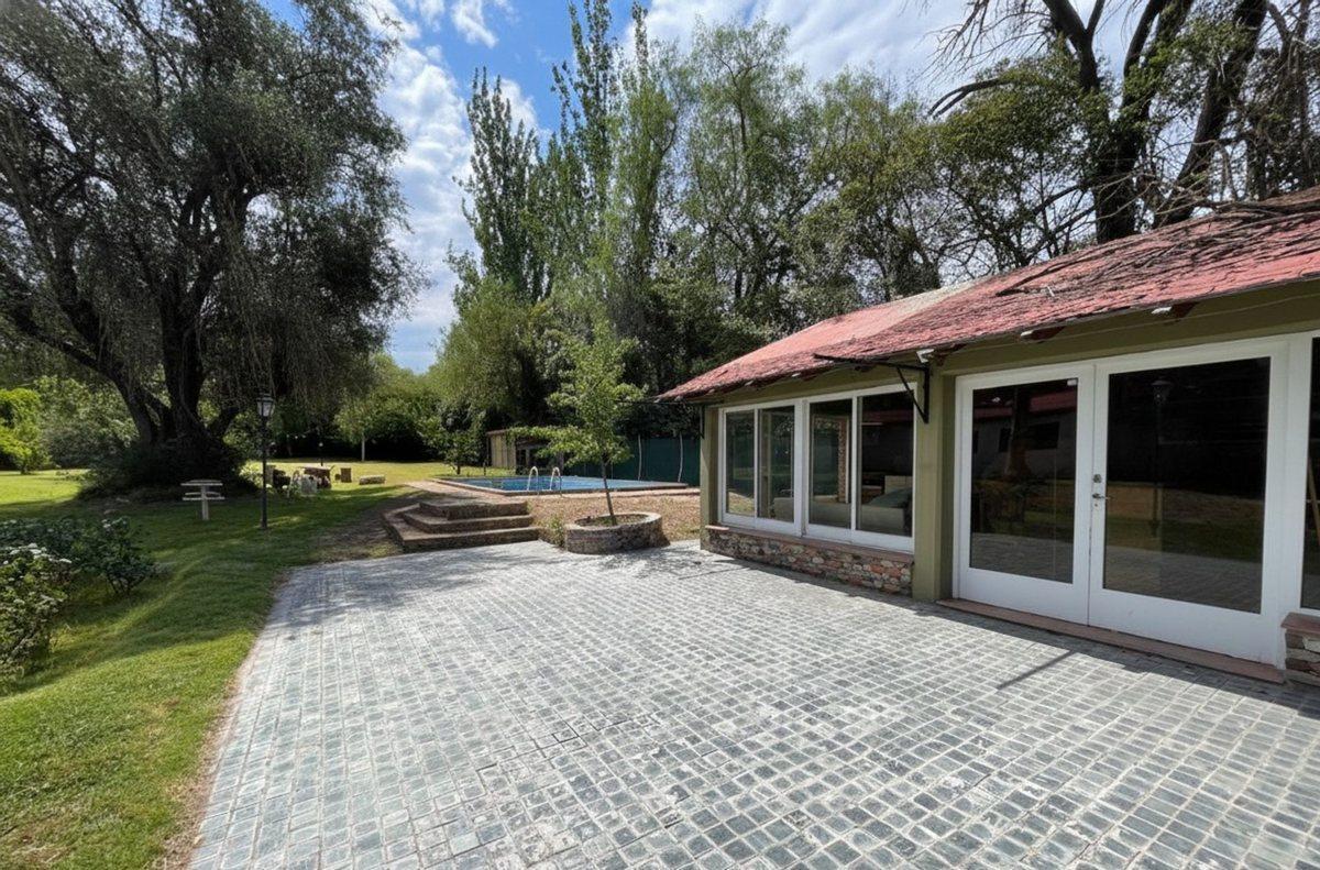 Foto de CASA VENTA CON DEPARTAMENTO PILETA LA PUNTILLA MZA, imagen 1
